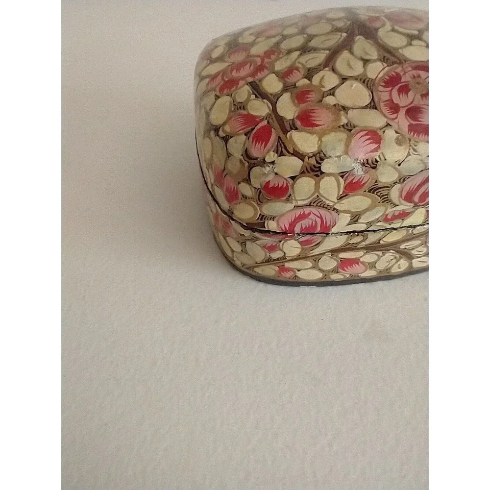 Kashmiri Hand Painted Vintage Trinket Ring Box India Folk Art Lacquered Finish